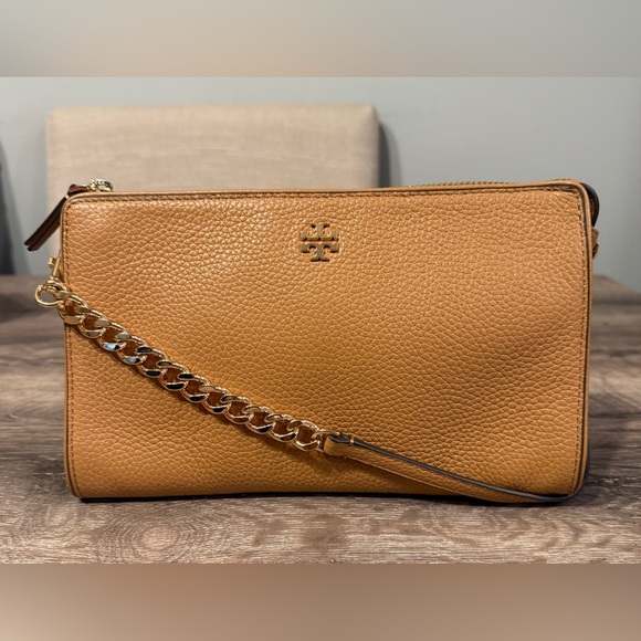 Tory Burch Handbags - Tory Burch Carter Slim Crossbody, Tan